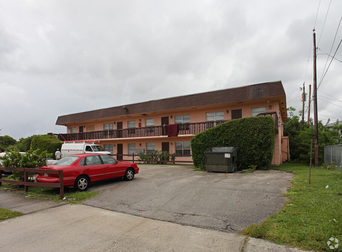 Foto principal - 805 Bayberry Dr