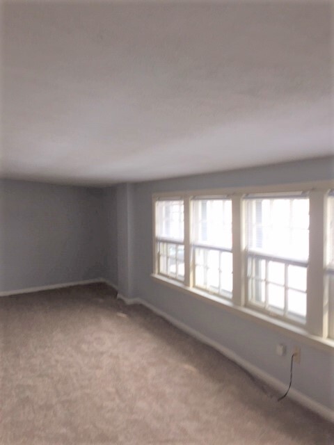 Living Room - 2826 Bailey Rd
