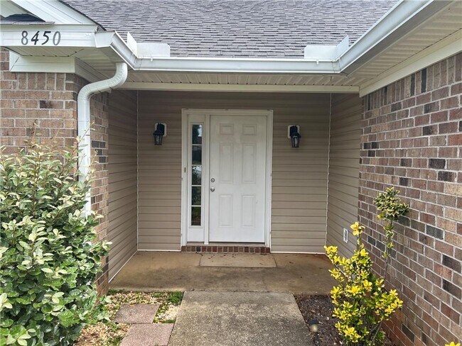 Foto del edificio - 8450 N Kendall Ct