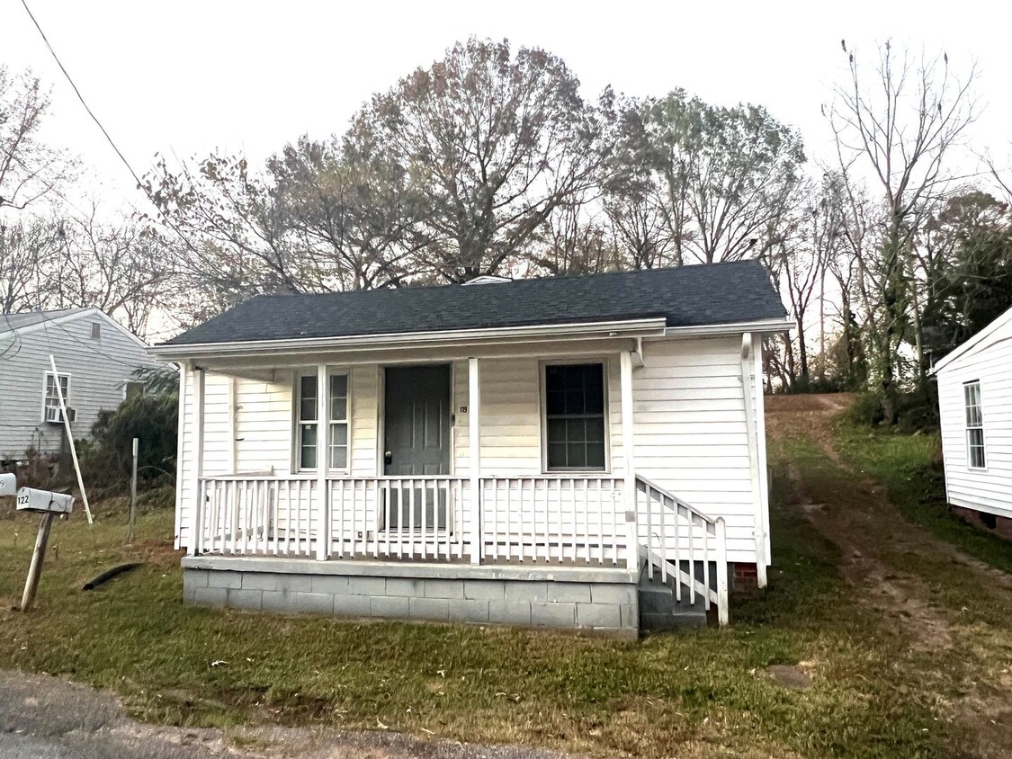 Primary Photo - Newly Renovated Charmer in Lawrenceville!