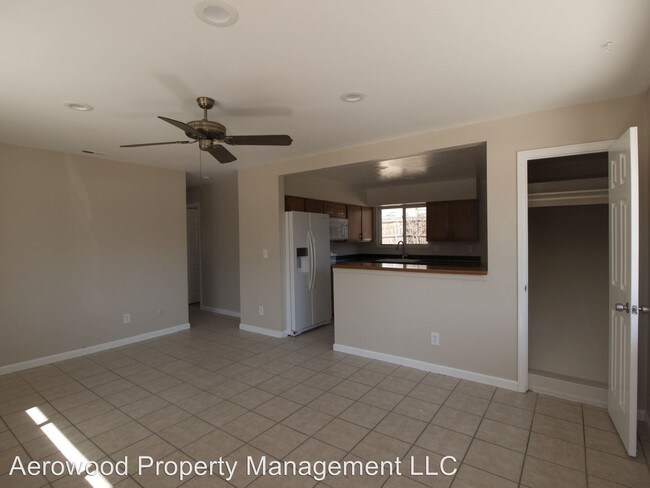 Building Photo - 1835 Nueva Vista Dr