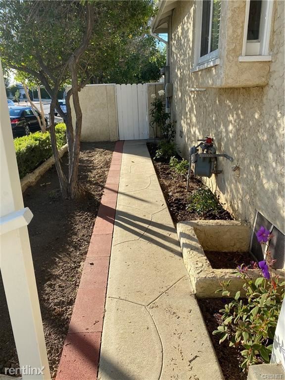 Building Photo - 3 br, 2 bath House - 10101 Sophia Ave