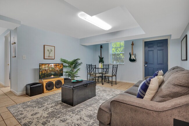 Building Photo - 2669 Churchwell Ln