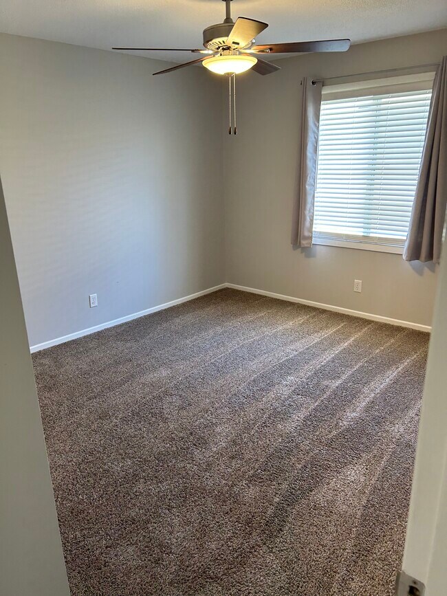 Foto del edificio - 2077 NW Hickory Ln