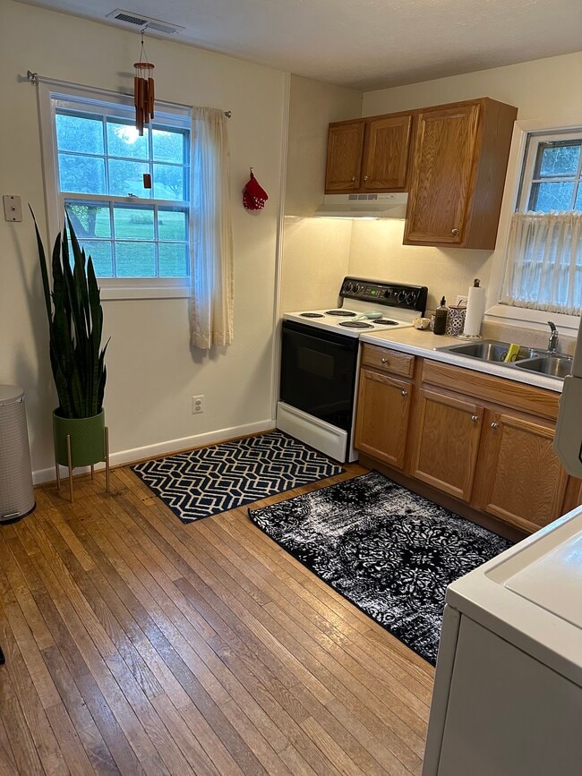 Cocina - 1706 Cedar Hill Rd