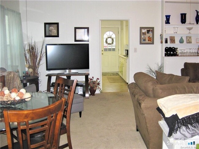 Foto del edificio - 45 W Main St