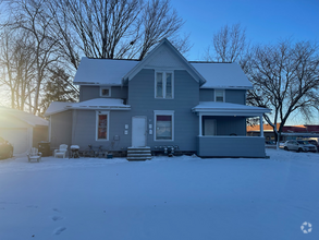 Building Photo - 901 W Beardsley Ave