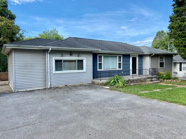 Building Photo - 610 Mauldeth Rd