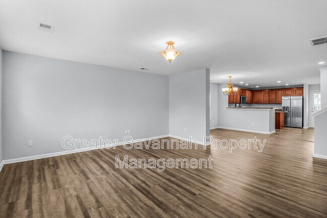 Building Photo - 307 Grasslands Dr