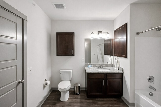 Building Photo - 501 Main St