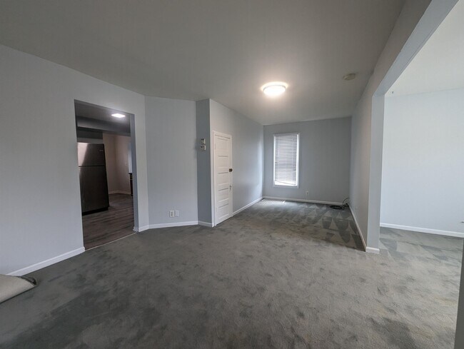 Building Photo - 1818 Charles St