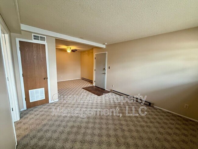 Foto del edificio - 515 W 11th St