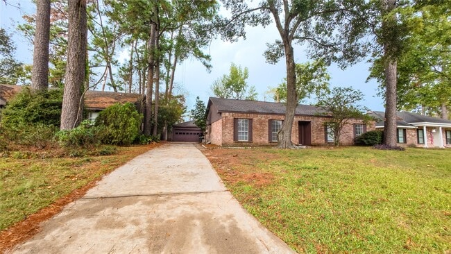 Building Photo - 2027 Whispering Springs Dr