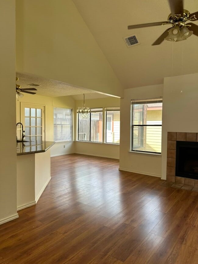 Building Photo - 8623 Beechcrest St