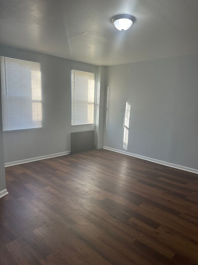 Foto del edificio - 2927 Edison Hwy