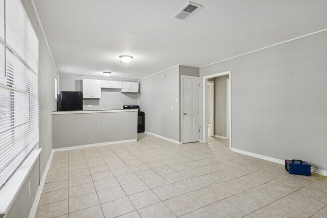 Building Photo - 3641 N MacGregor Way