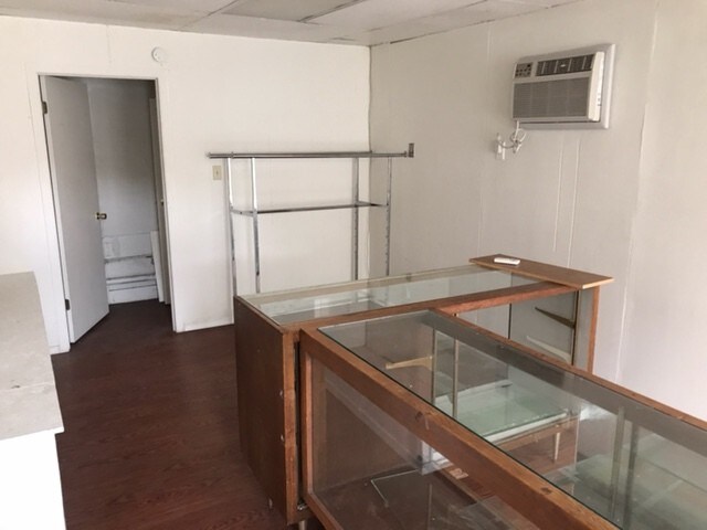 Building Photo - 2120 Miami St
