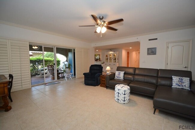 Building Photo - 106 Club House Dr