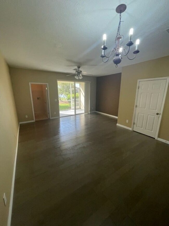 Building Photo - 2990 S Fiske Blvd