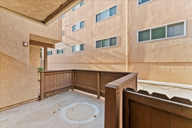 Building Photo - 392 Coronado Ave