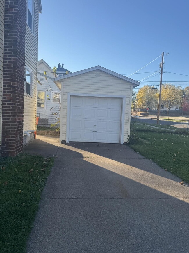 Foto del edificio - 2 Bedroom, 1 Bathroom Unit in 2nd Street D...