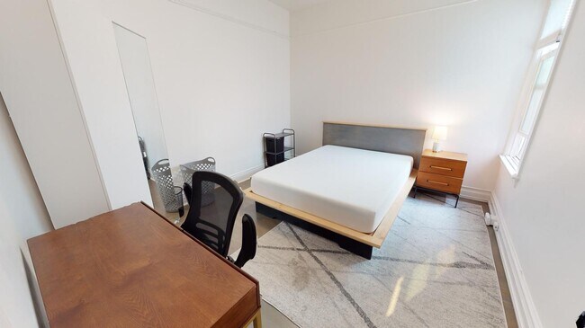 Building Photo - Room in 5 Bedroom Apartment at 418 Bryant St