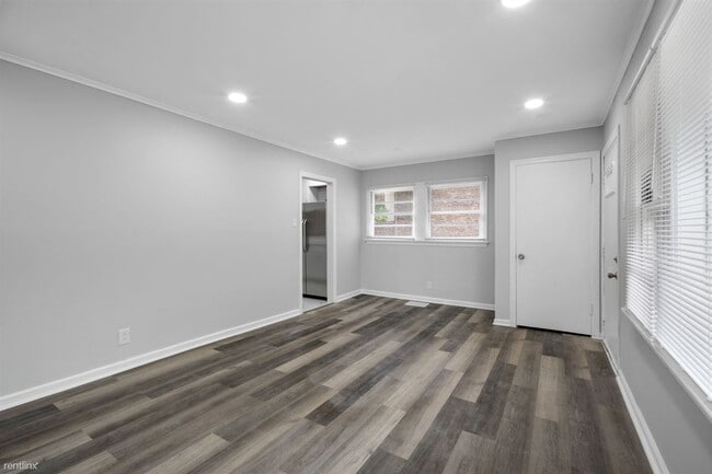 Building Photo - 2 br, 1 bath House - 6813 South Champlain ...