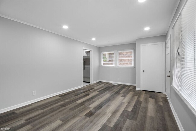 Foto del edificio - 2 br, 1 bath House - 6813 South Champlain ...