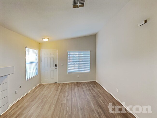 Foto del edificio - 6421 Gold Canyon Dr