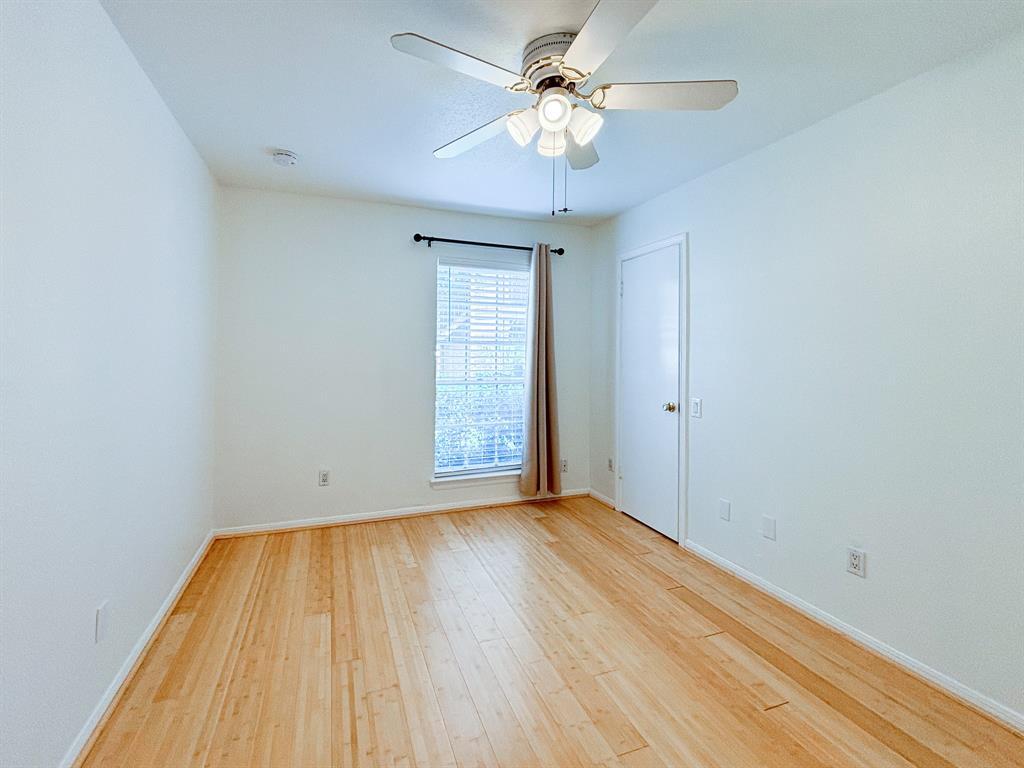 Foto principal - 1860 White Oak Dr