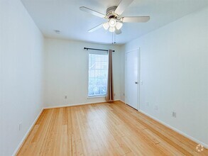 Building Photo - 1860 White Oak Dr