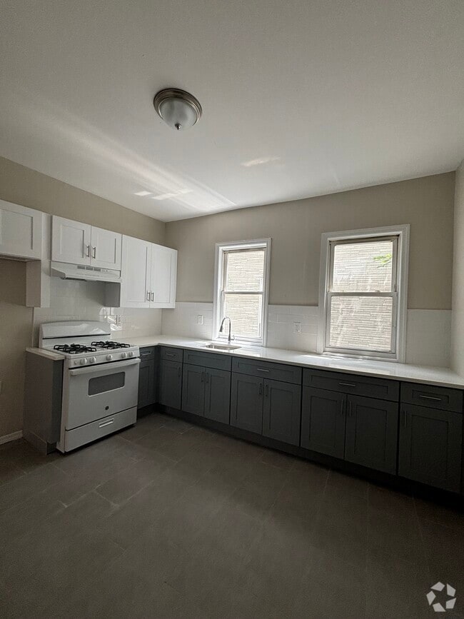 Building Photo - 843 S 18th St