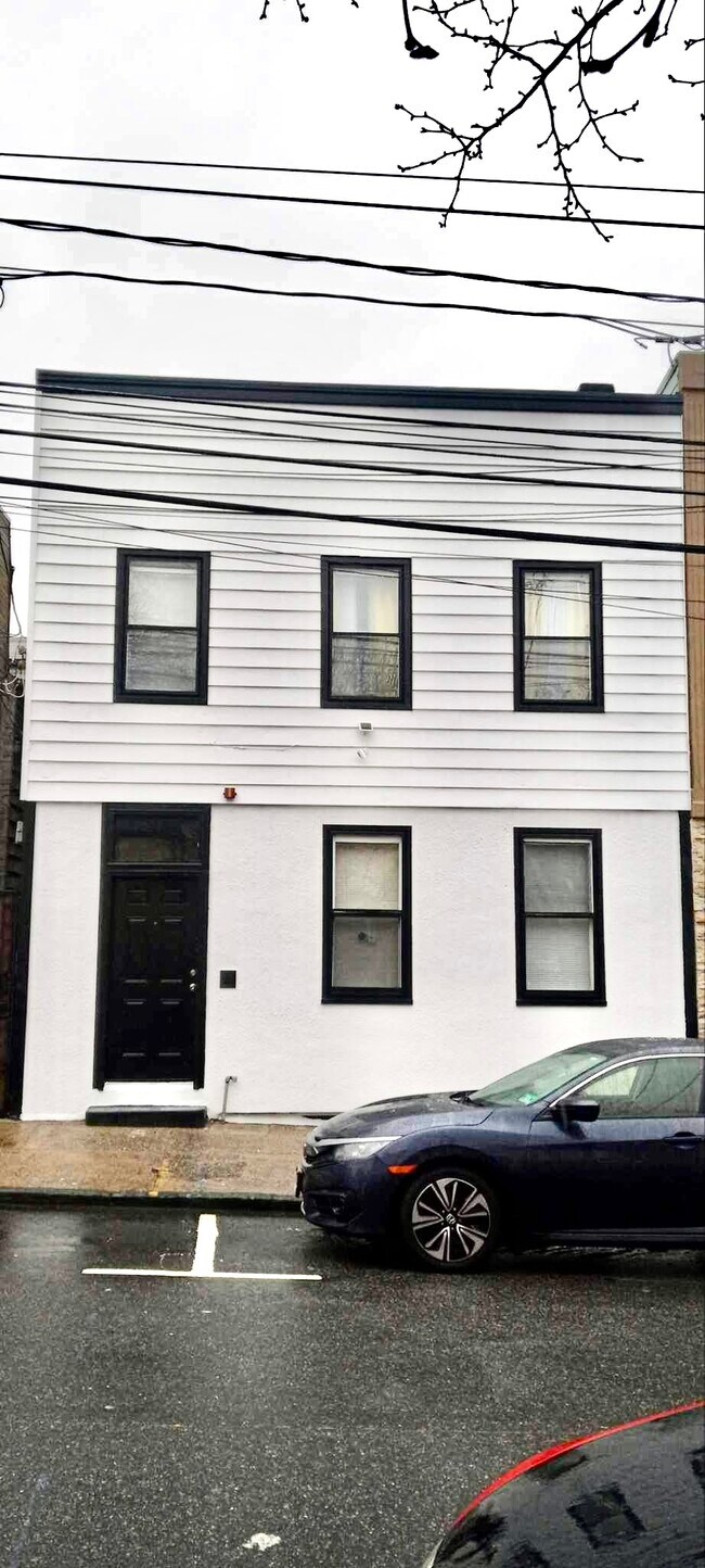 Vista frontal - 226 70th St
