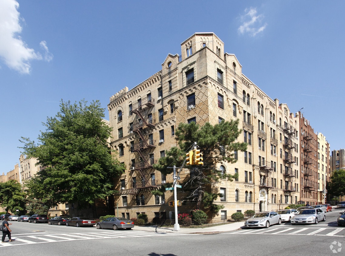 Primary Photo - 486 Brooklyn