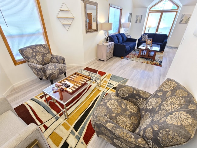 Building Photo - 547 NE 27th St