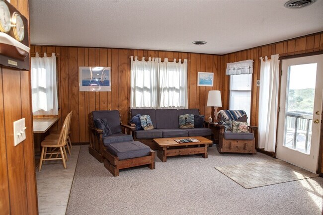 Foto del edificio - 54225 Shoresurf Ln