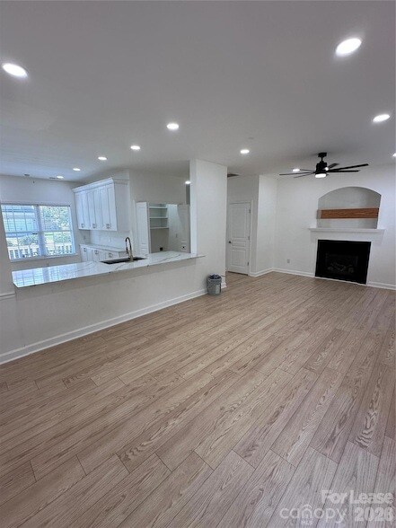 Foto del edificio - 732 Inwood Hill Dr