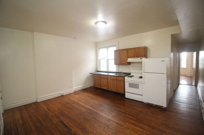 Foto del edificio - 2630 N Charles St