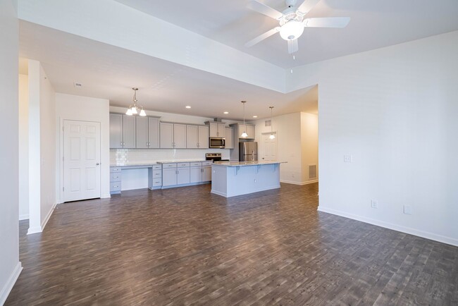 Building Photo - BEAUTIFUL 3BD 2.5 BTH Apartment home