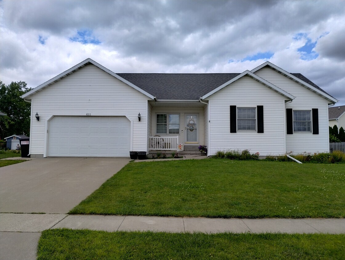 Foto principal - 611 8th Ave