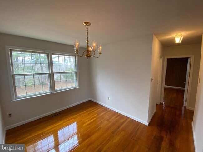 Foto del edificio - 219 Bells Hill Rd