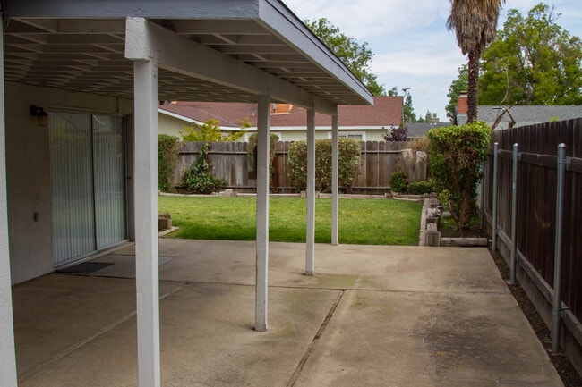 Building Photo - 3113 Independence Way