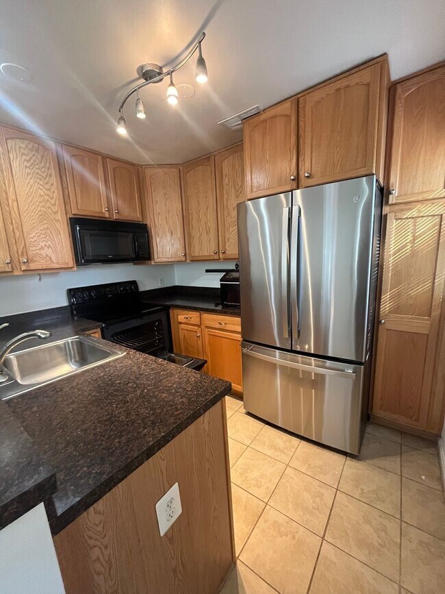 Foto del edificio - 1413 E Abingdon Dr