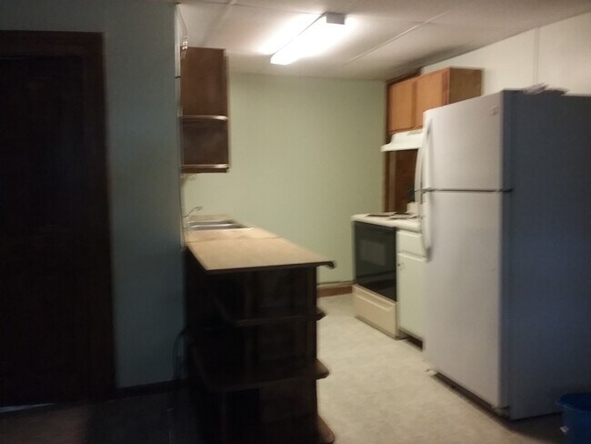 Full kitchen - 15 Krall Rd