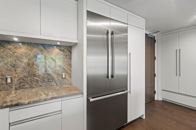 Foto del edificio - 320 Adolphus Ave