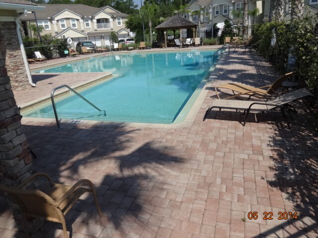 Foto del edificio - 7060 Deer Lodge Cir