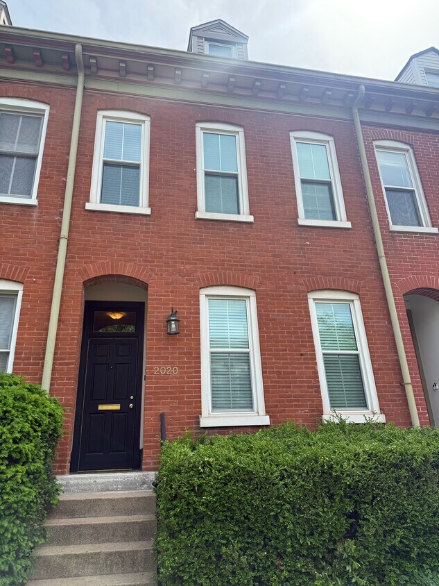 Foto principal - 2020 Sidney St