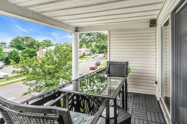 Building Photo - Plainview