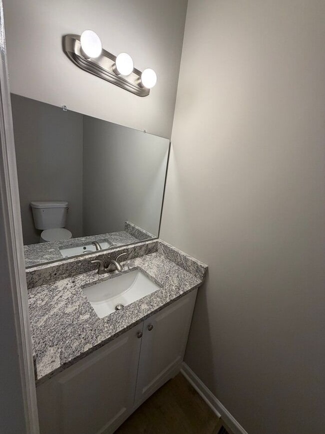 Building Photo - @ Bedrooms 1.5 Bath
