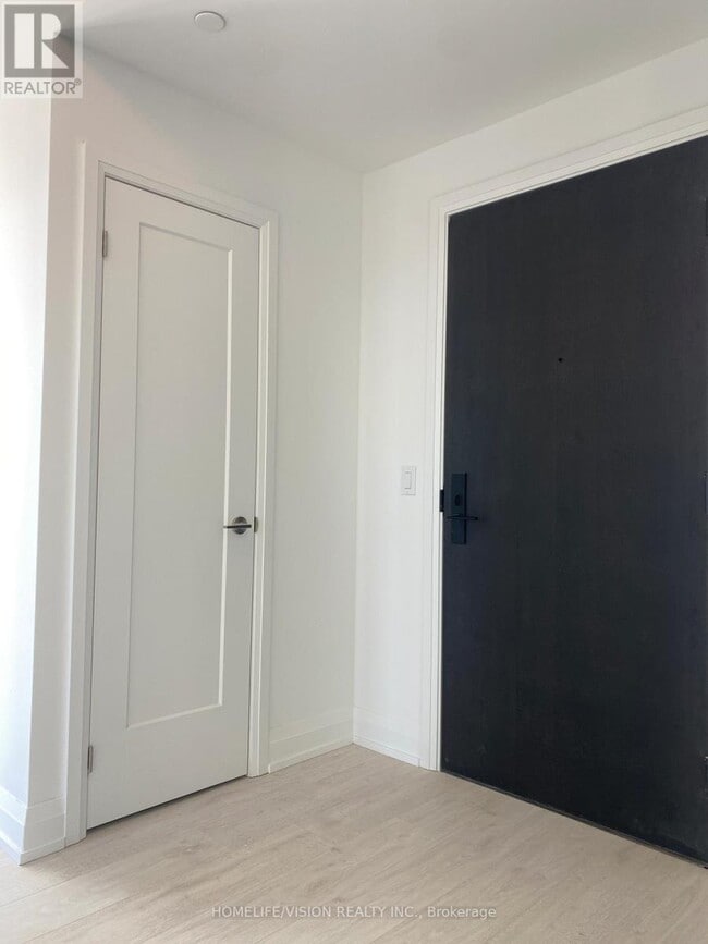 Building Photo - 20 Soudan Ave